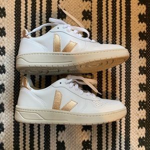 VEJA V-10 Sneakers